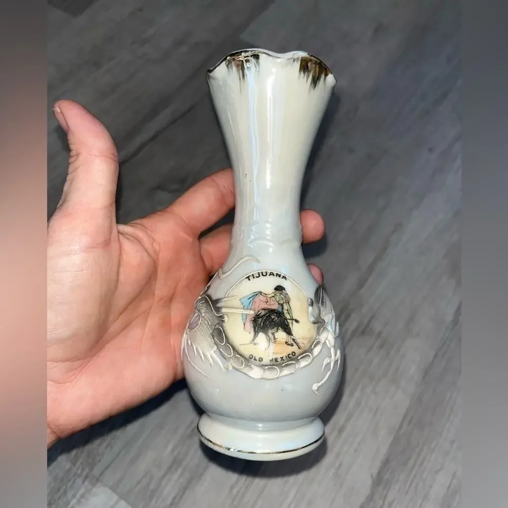 Vintage Tijuana Mexico Souvenir MORIAGE Dragonware Bud Vase - Picture 2 of 9